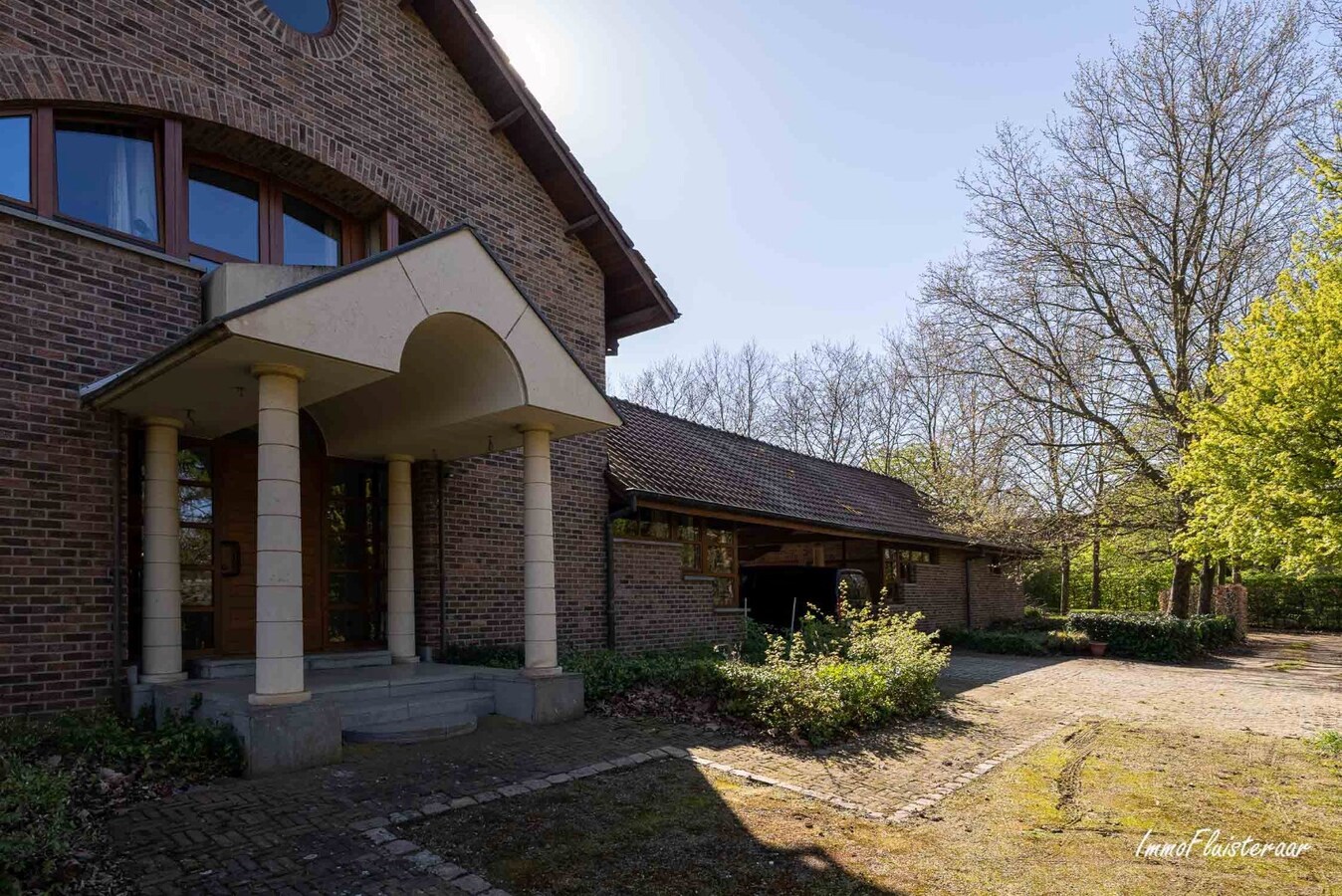 Uniquely located spacious square farm on approximately 4.2 hectares in Aarschot (Flemish Brabant) 