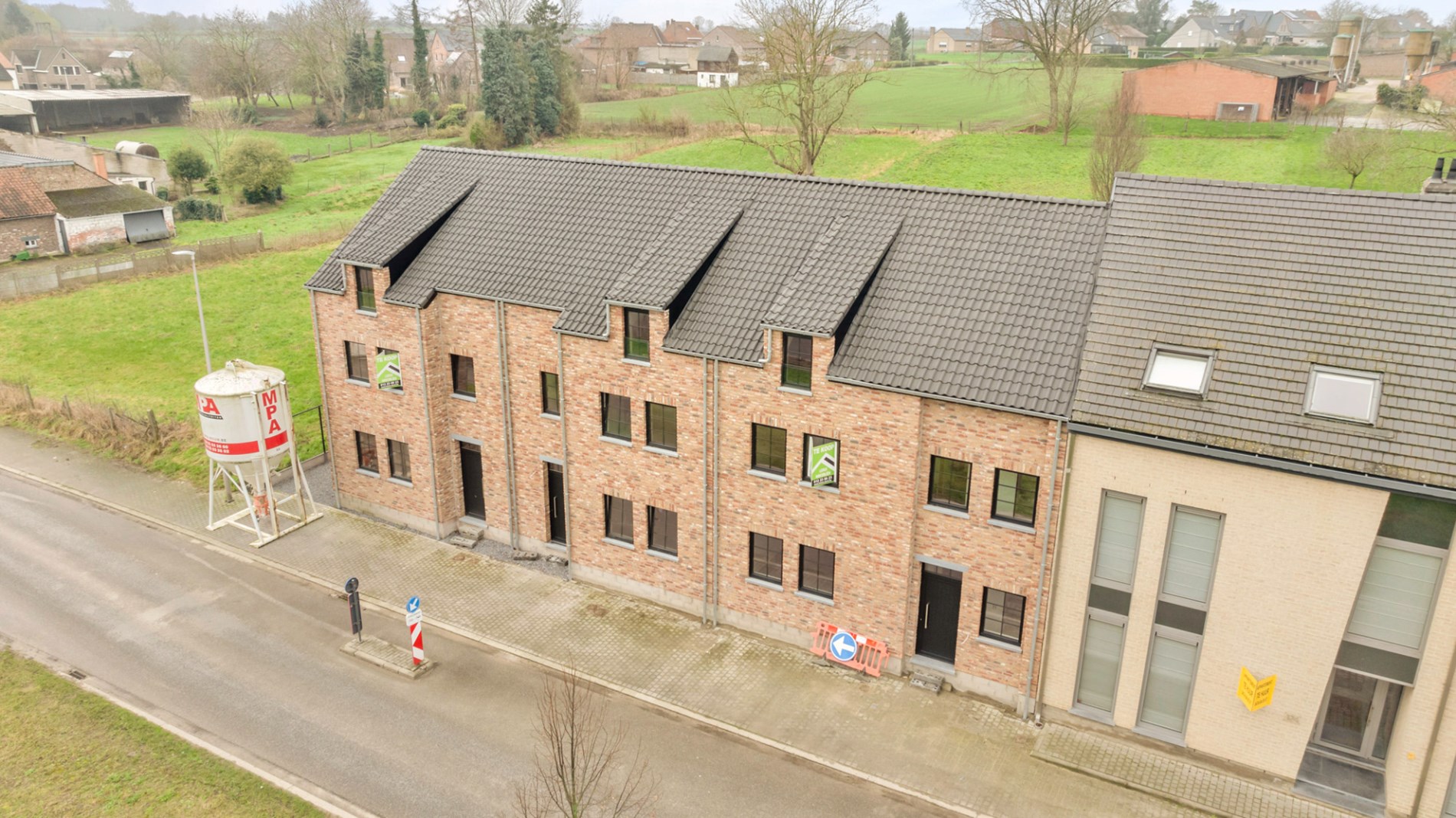 DRIE NIEUWE BEN-WONINGEN IN NEREM 