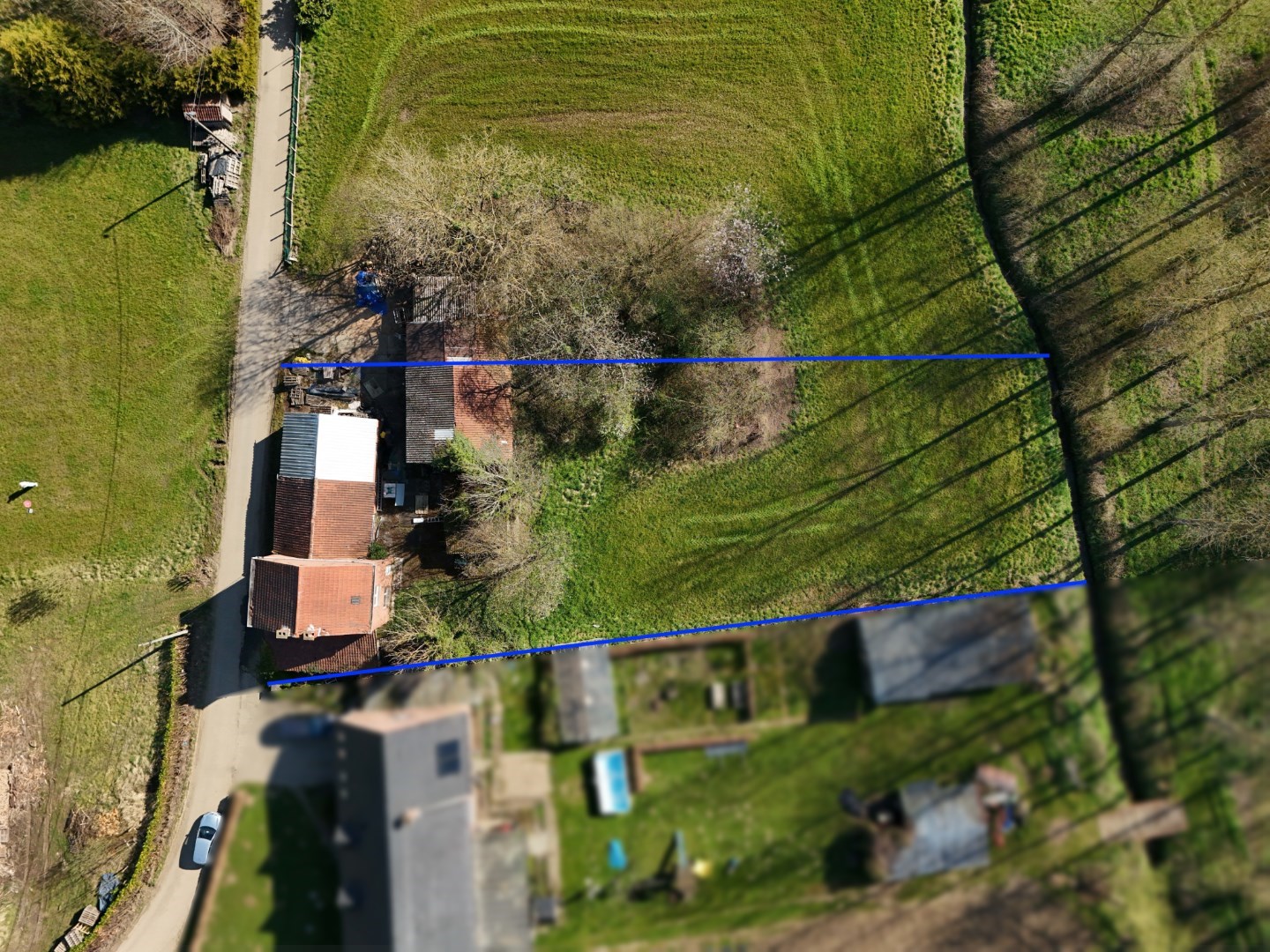 Renovatieproject te koop in Kortrijk-Dutsel (Holsbeek) op een perceel van bijna 14 are 