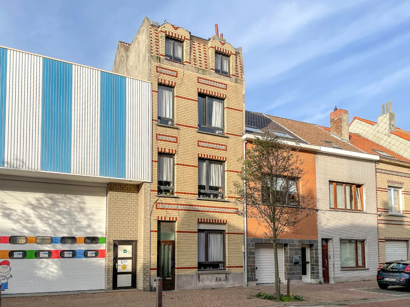 Te renoveren herenwoning met 4 slaapkamers