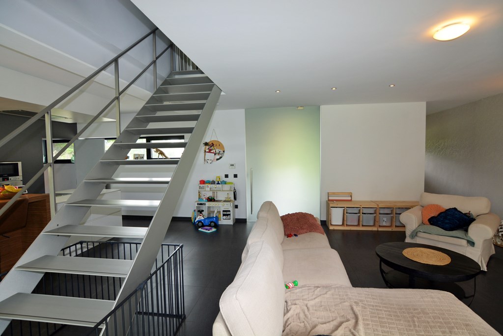 Moderne, energiezuinige woning met 4 slpks op 7a 7ca. 