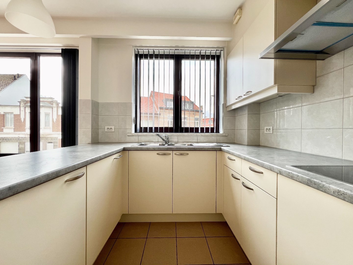 Ruim appt. met 2 slpks en bew. opp. van 100 m2 in centrum van Wommelgem! 