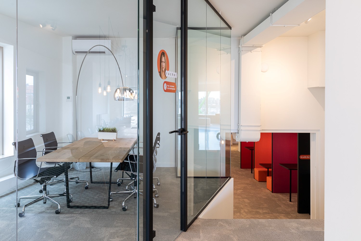 Recent gerenoveerde kantoorruimte met Scheldezicht in Antwerpen