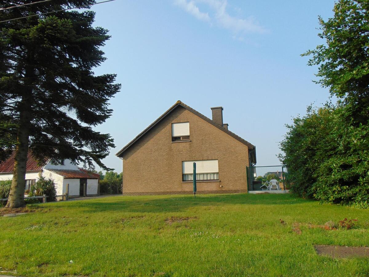 Ruime woning op rustige, open locatie 