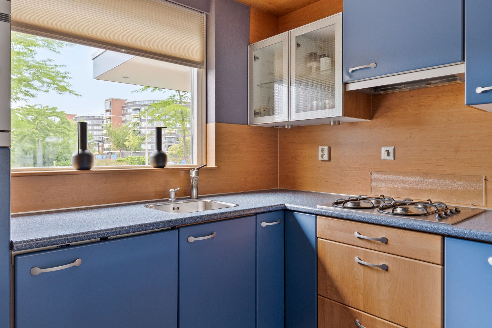 Energiezuinige eengezinswoning energielabel A, met 4 slaapkamers, uitgebouwde woonkamer, 12 zonnepanelen, vloerverwarming en gelegen op eigen grond. 