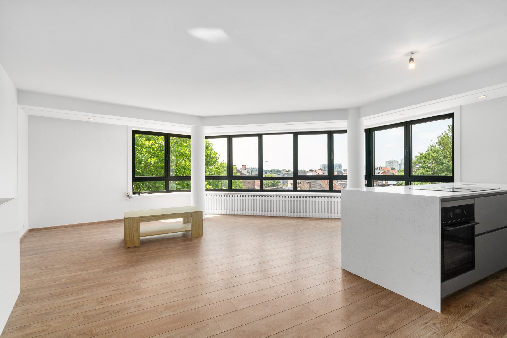 Instapklaar ruim hoek appartement met prachtig open zicht 