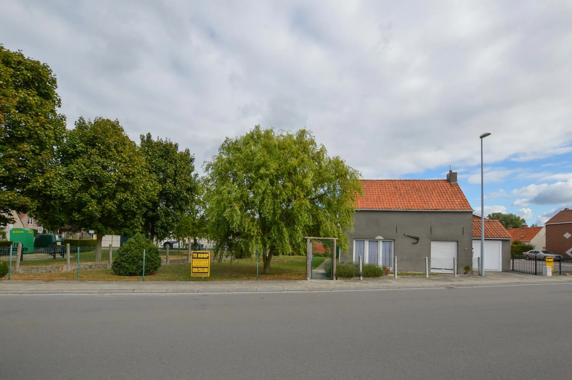 Te renoveren / af te breken woning te Oudenburg (Ettelgem)