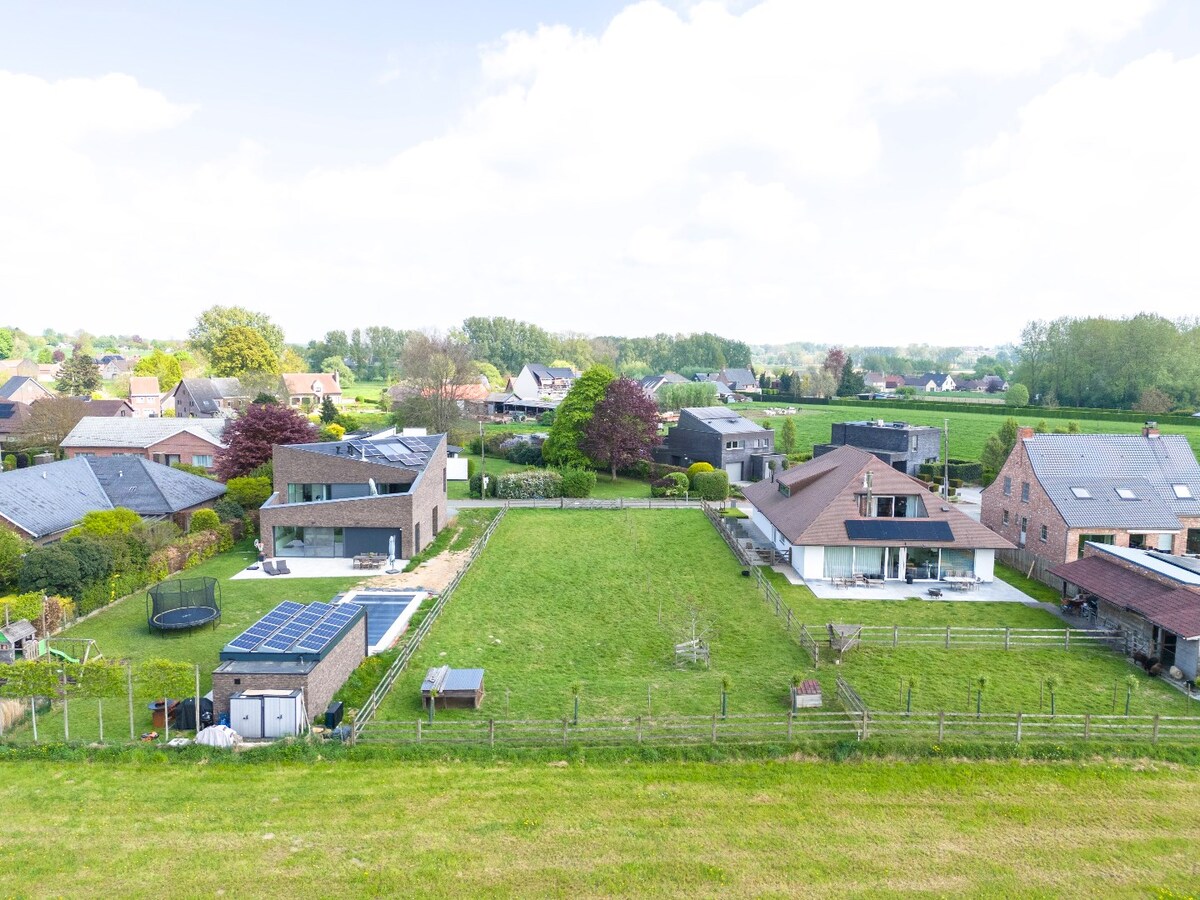 Bouwgrond voor OB met gunstige ori&#235;ntatie op toplocatie te Godveerdegem 