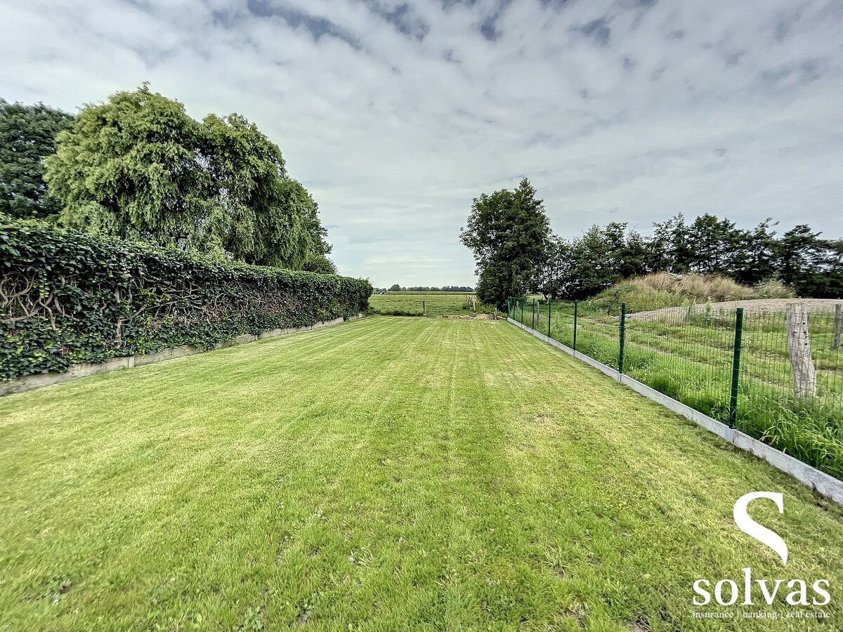 VERHUURD! Halfopen bebouwing met tuin in Knesselare: 3 slaapkamers 