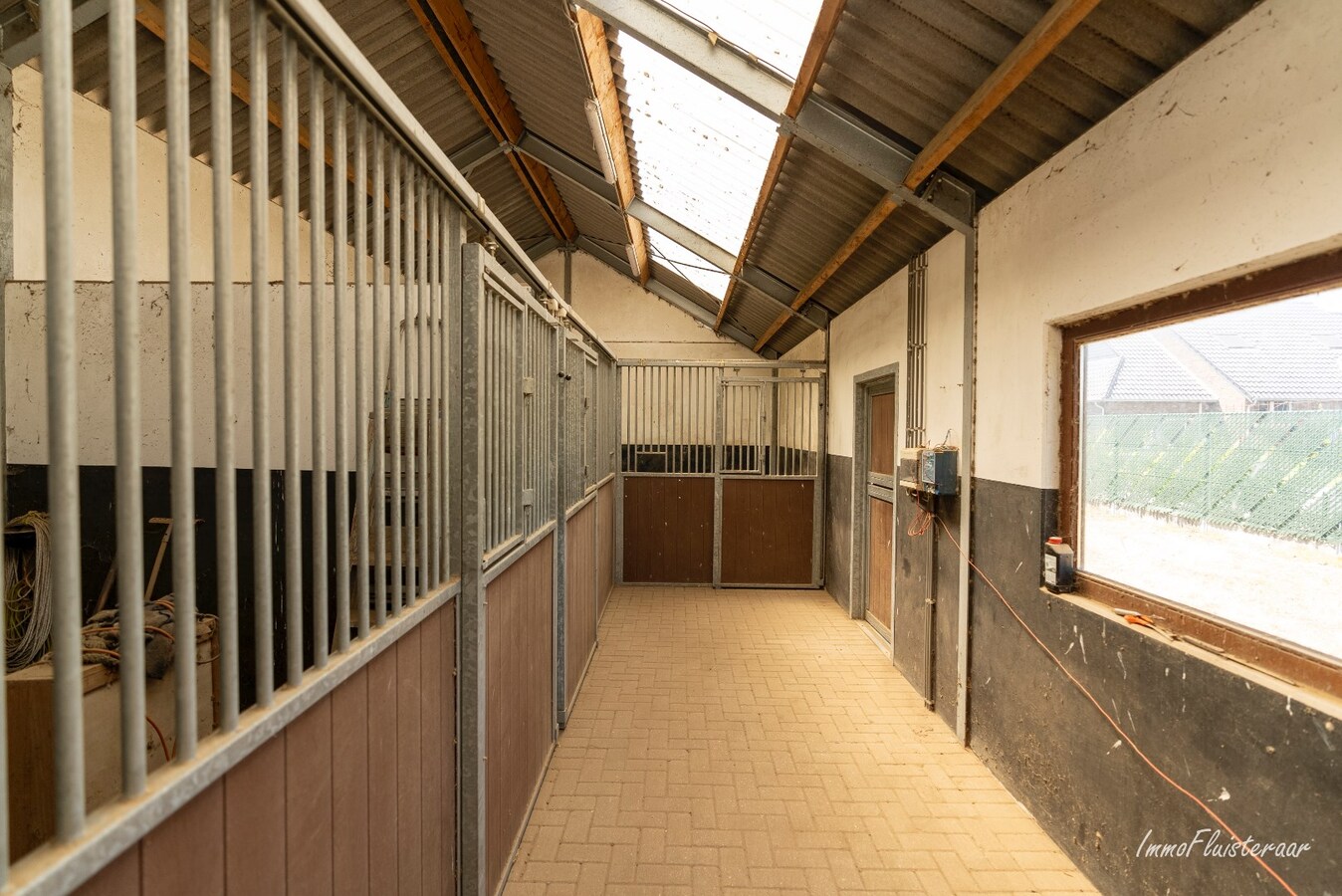 Charmante woning met paardenstallen op ca. 80 are te Peer 