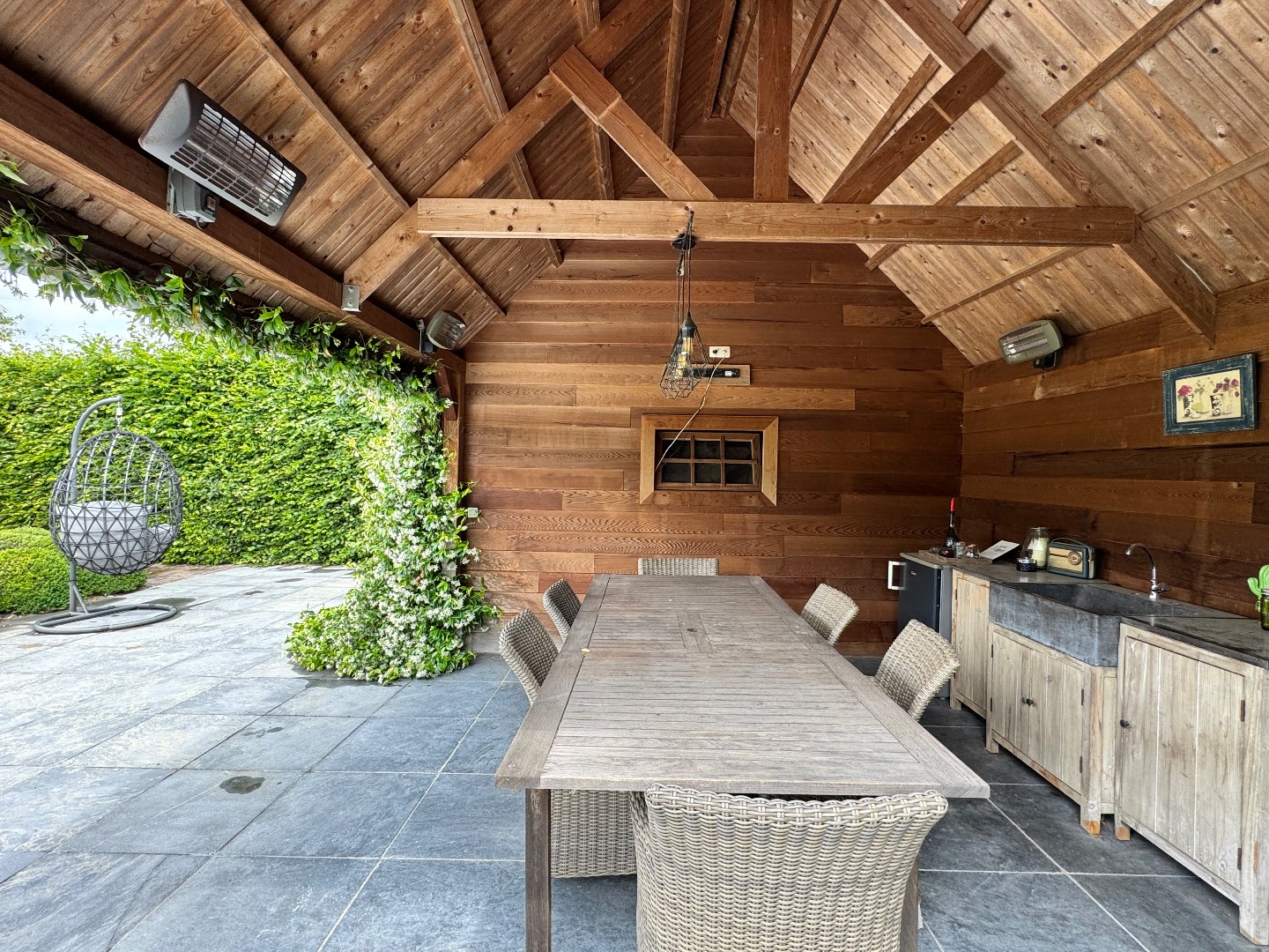 Landelijk gelegen villa met ruime tuin in Grammene. 