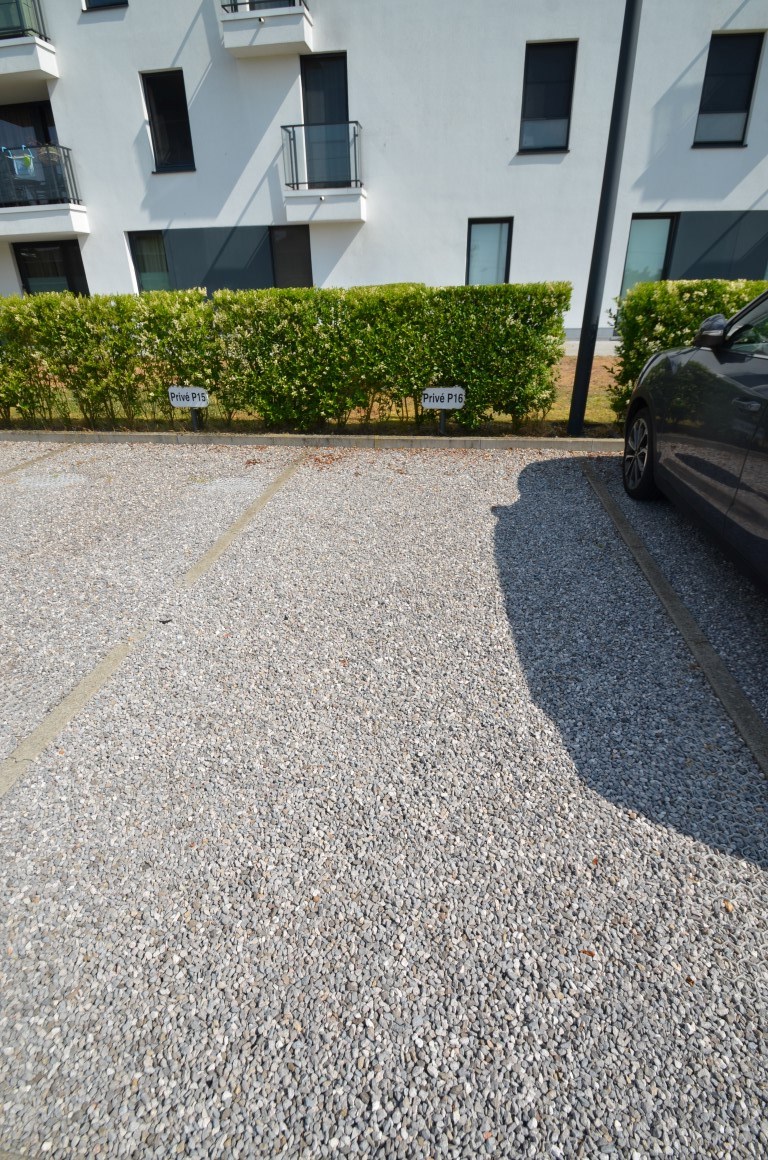 Autostandplaats aan station Beernem 