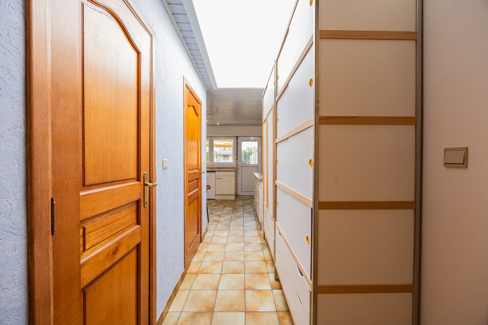 Te renoveren woning met 4 slpks en tuin te Huizingen 