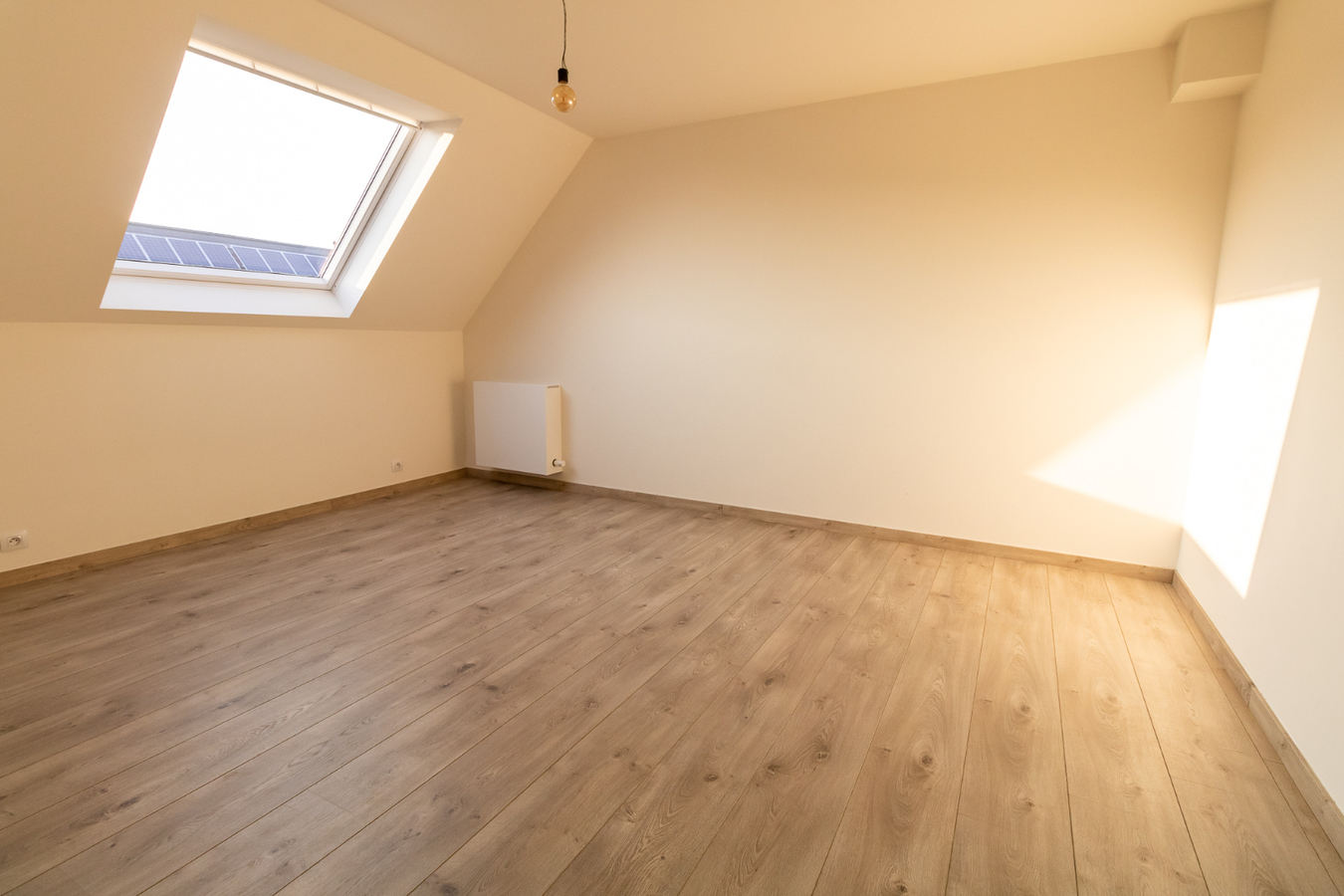 Nieuwbouwwoning met 3 slaapkamers en tuin te Oostende 