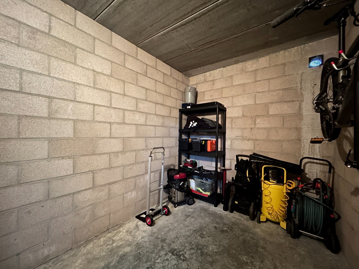 Luxueus gelijkvloers appartement met 2 slpk. in het centrum van Geel 