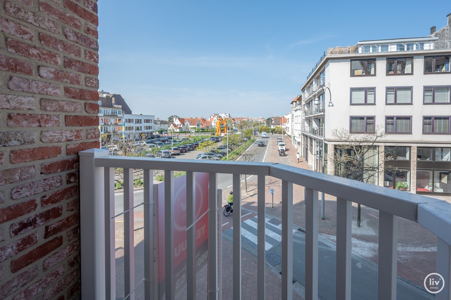 Meubl&#233; - Appartement tr&#232;s bien am&#233;nag&#233; et id&#233;alement situ&#233;, avec une vue d&#233;gag&#233;e sur la place Abraham Hans. 