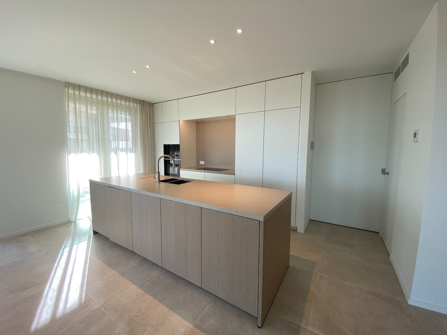 Prachtig high-end 3-slaapkamer appartement op een toplocatie in Waregem! 