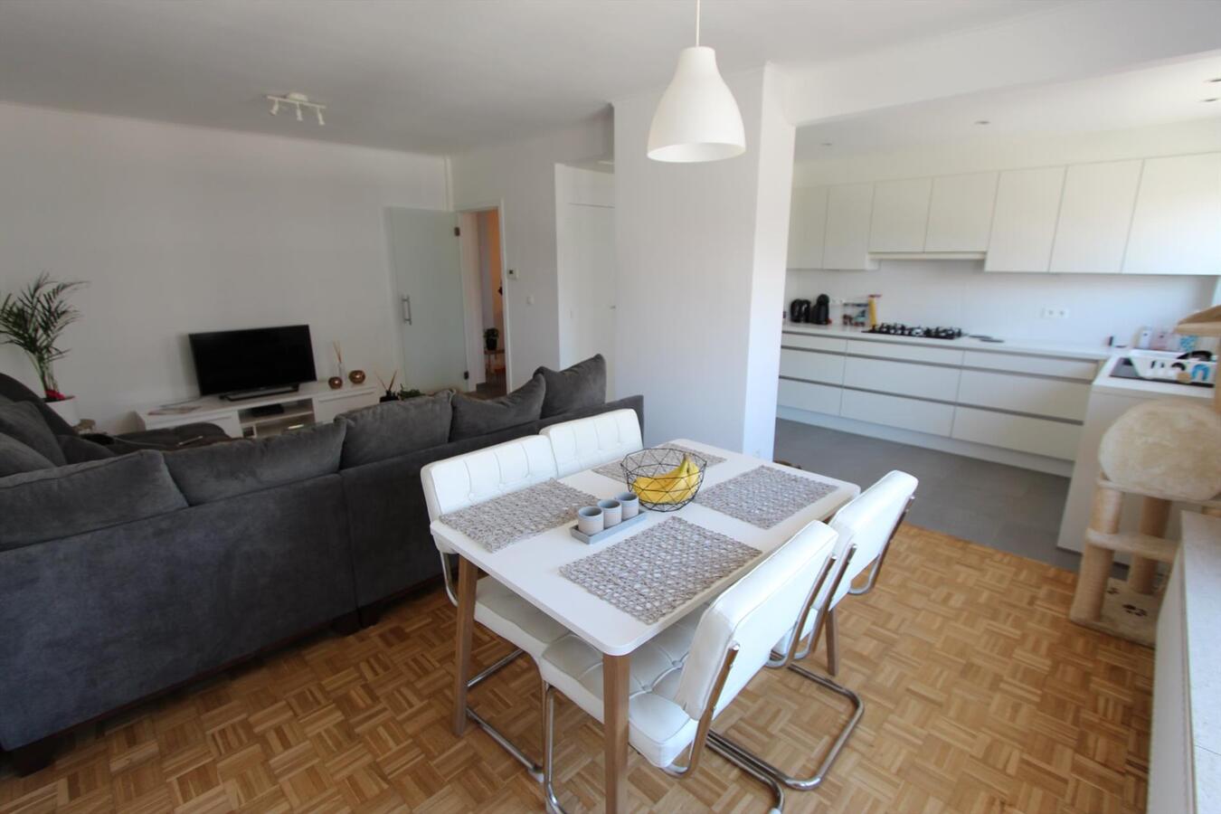 Volledig gerenoveerd appartement te Oostende 