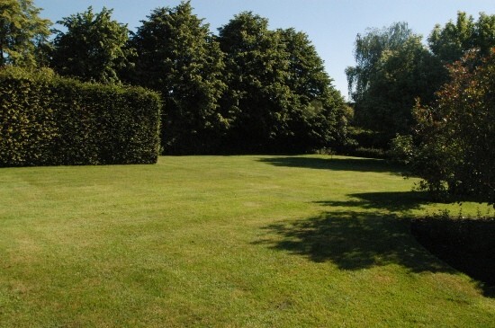 Ruime villa aangelegde tuin op ca. 3.175m&#178;te Boechout (Antw) 