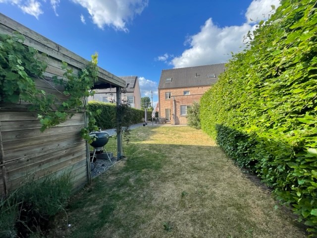 Prachtige half-open woning gelegen te Kasterlee - Tielen! 