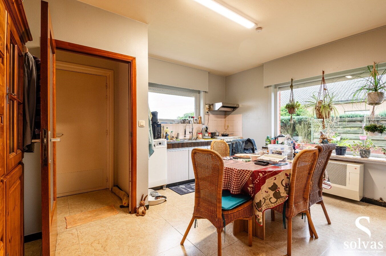 Open bebouwing met 4 slaapkamers op 1061m&#178; 