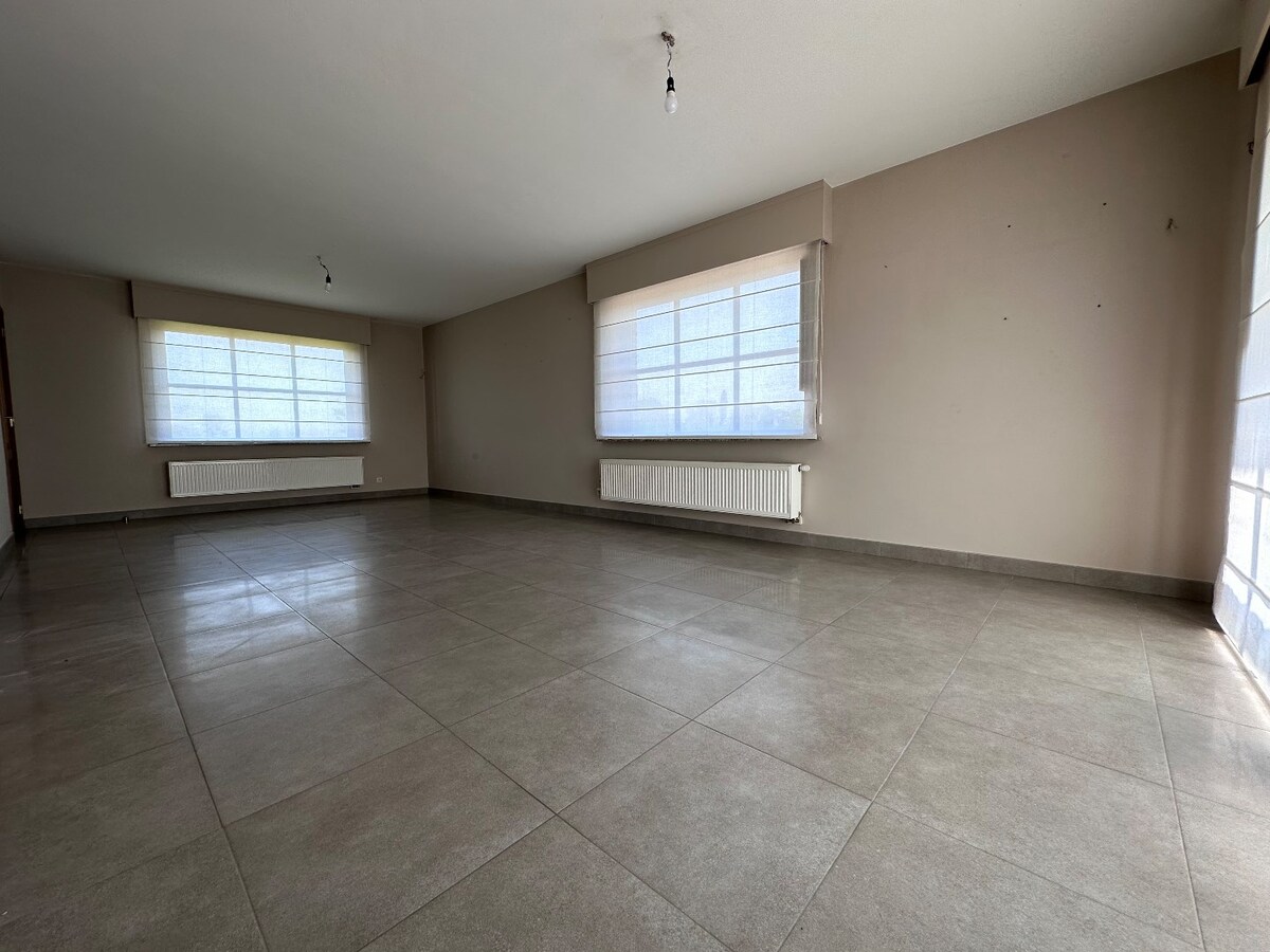 Rustig gelegen alleenstaande woning te Leke 