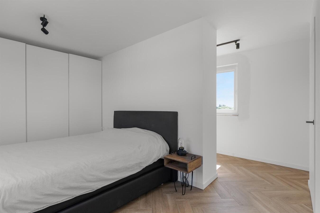 Kwalitatief gerenoveerd appartement met terras van 35m&#178;! 