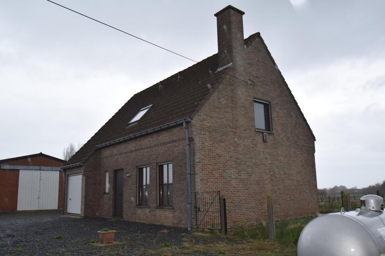 Boerderijwoning (zonder landerijen of loodsen!!) in groene omgeving 