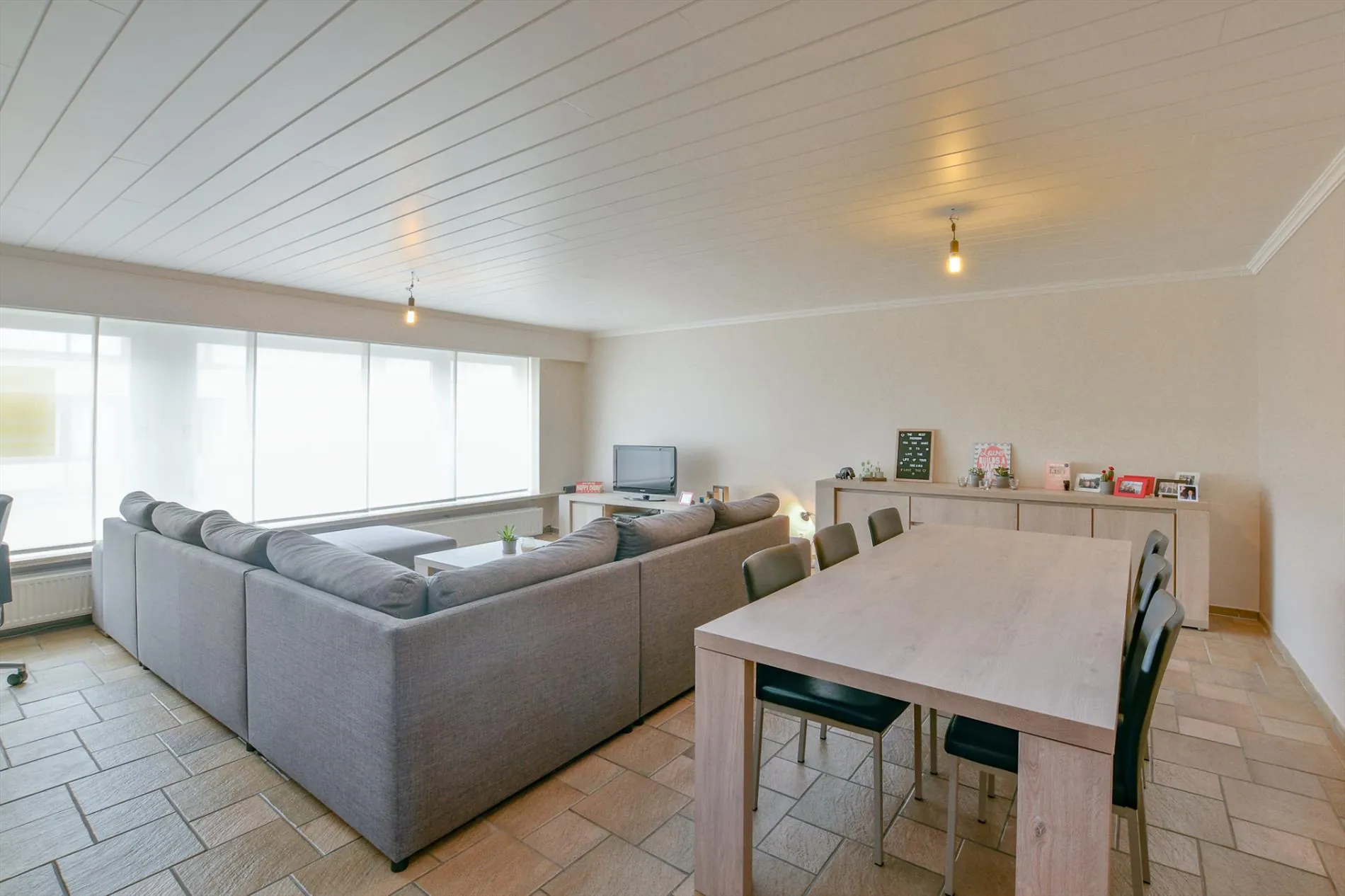Heel ruim instapklaar appartement (106 m²) met 2 slaapkamers (renovatie 2015!)