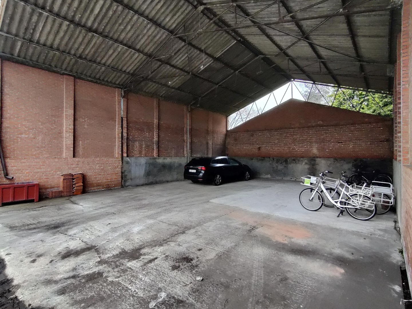 Opslagruimte (+/-150m&#178;) te huur in Geel-Bel! 