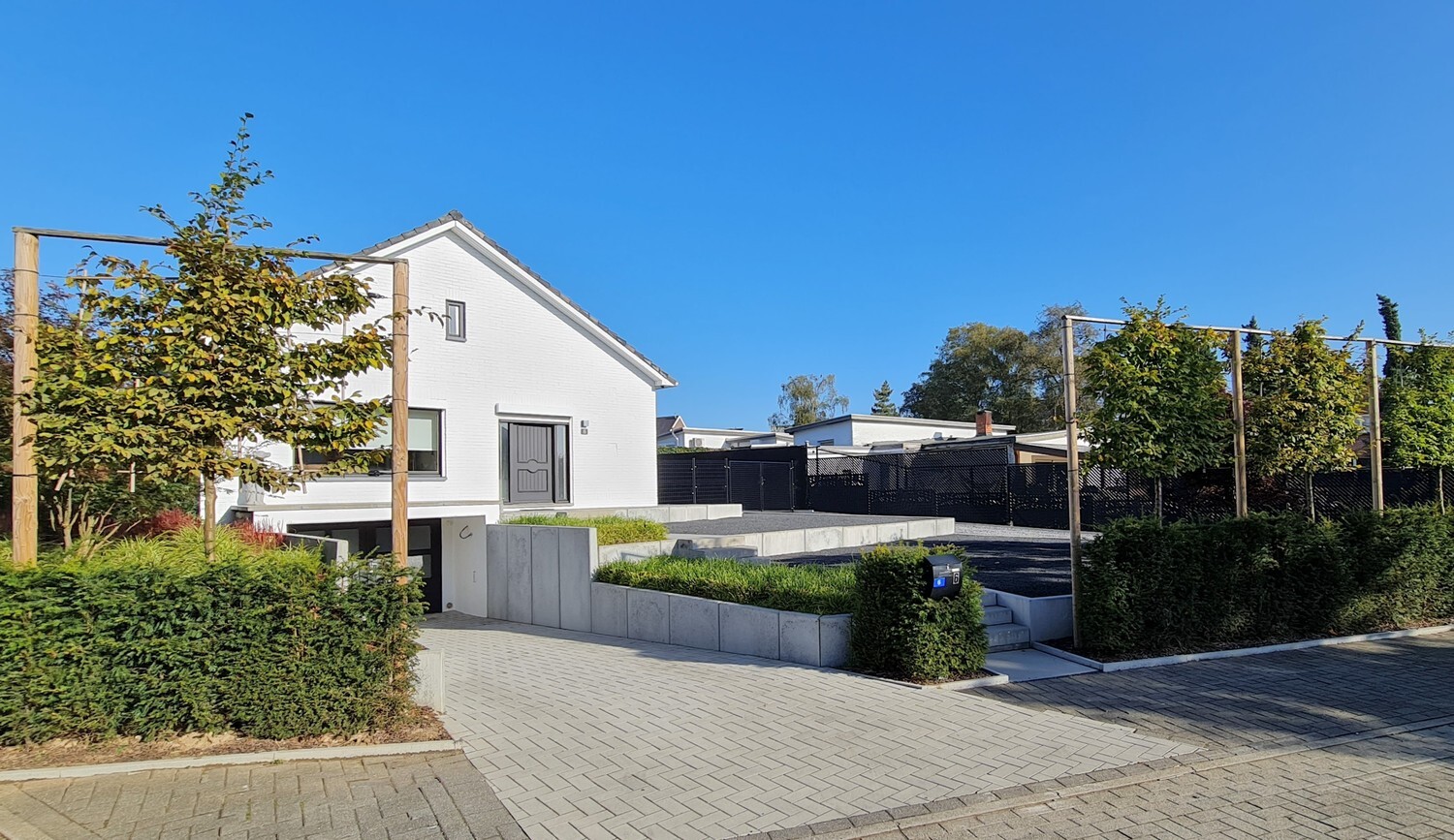 Bungalow met zongerichte tuin op perceel van 1350 m&#178; 