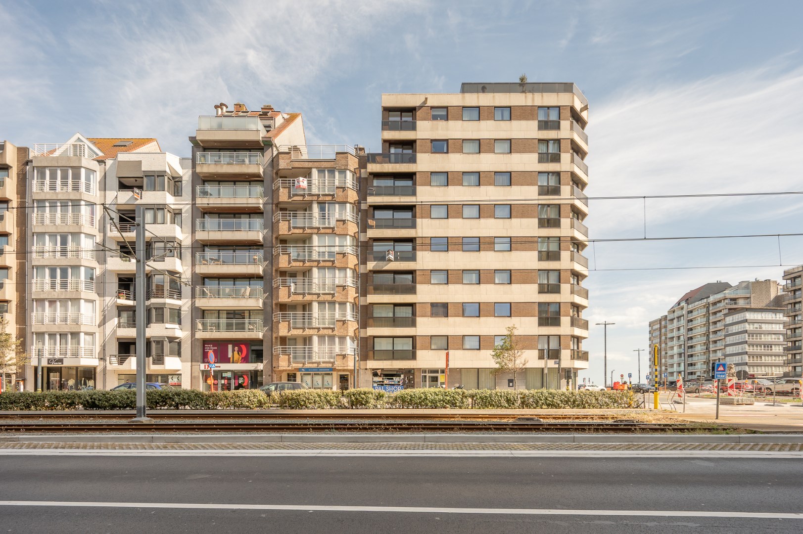 Ruim appartement gelegen aan de achterzijde van de Zeedijk 