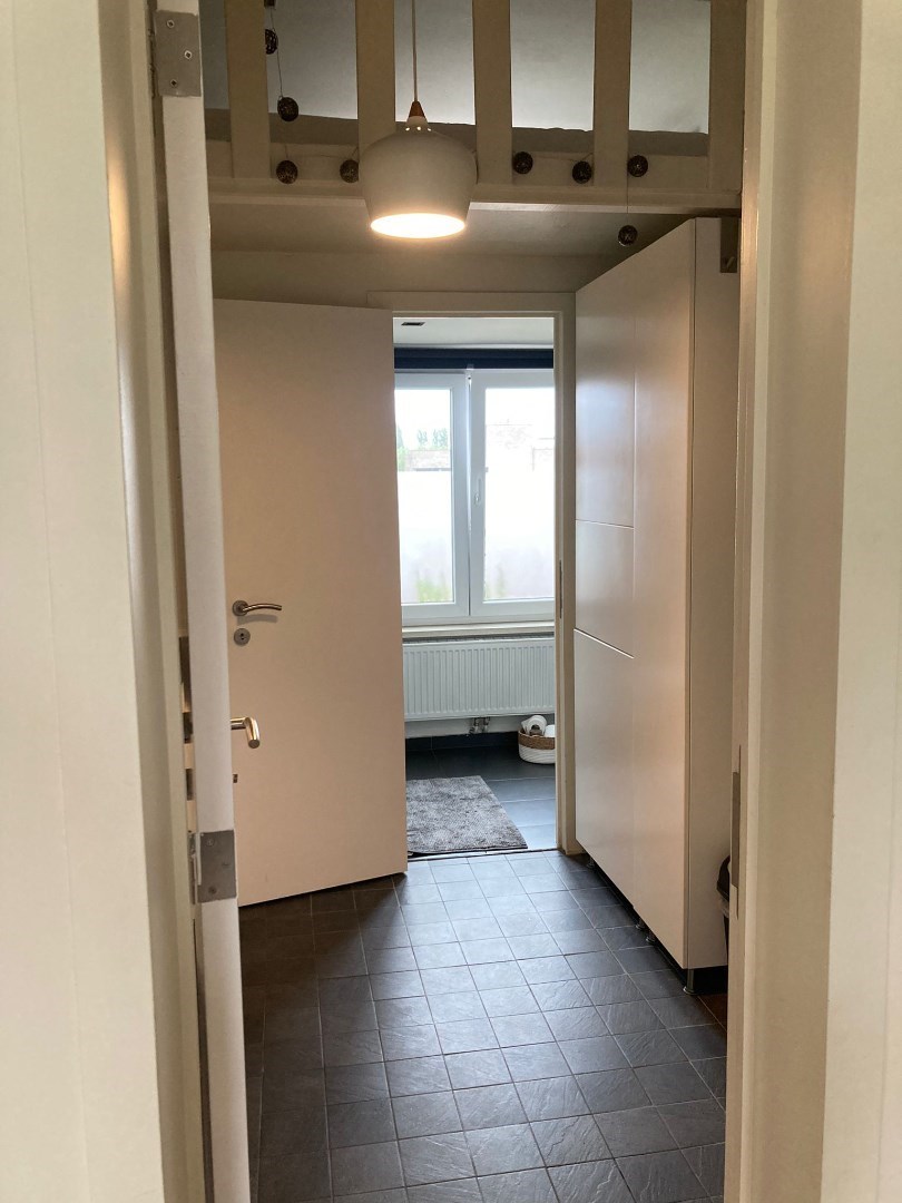 Prachtige instapklare studio van 50 m&#178; op een zeer gunstige ligging te Nationalestraat! 