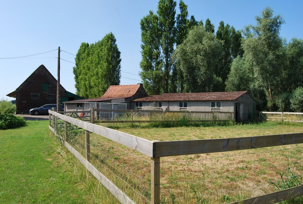 Authentieke, grondig gerenoveerde hoeve op 6470m&#178; te Nazareth 