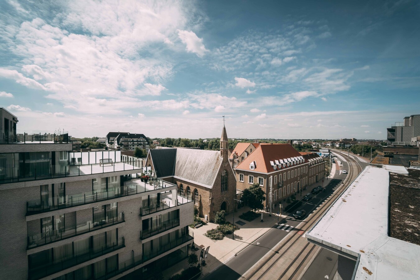 Res. DUNAS: 5 zongerichte luxe appartementen op een boogscheut van de zeedijk Oostduinkerke! 