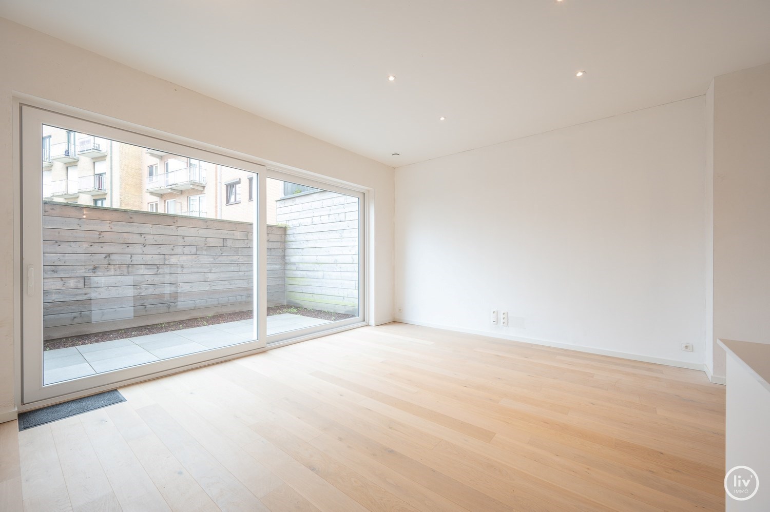 Duplex de nouvelle construction au rez-de-chauss&#233;e et au premier &#233;tage situ&#233; &#224; Lentelaan &#224; Duinbergen avec terrasses orient&#233;es vers le soleil. 