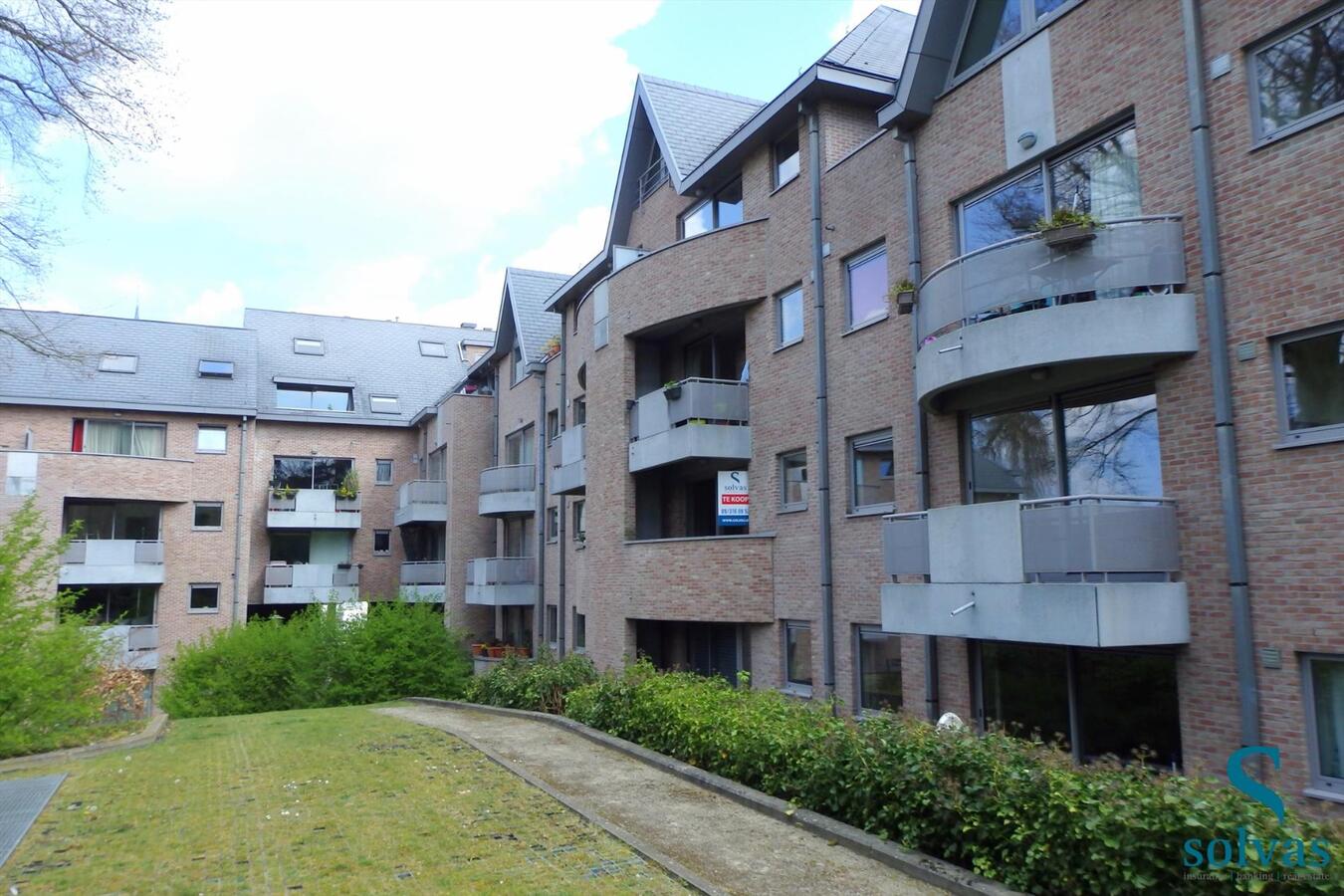 Appartement met 2 slaapkamers met groen uitzicht! 