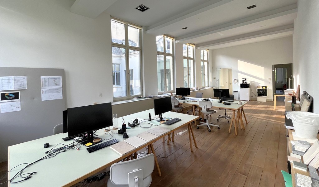 Kantoor te huur in prestigieus herenhuis te Antwerpen