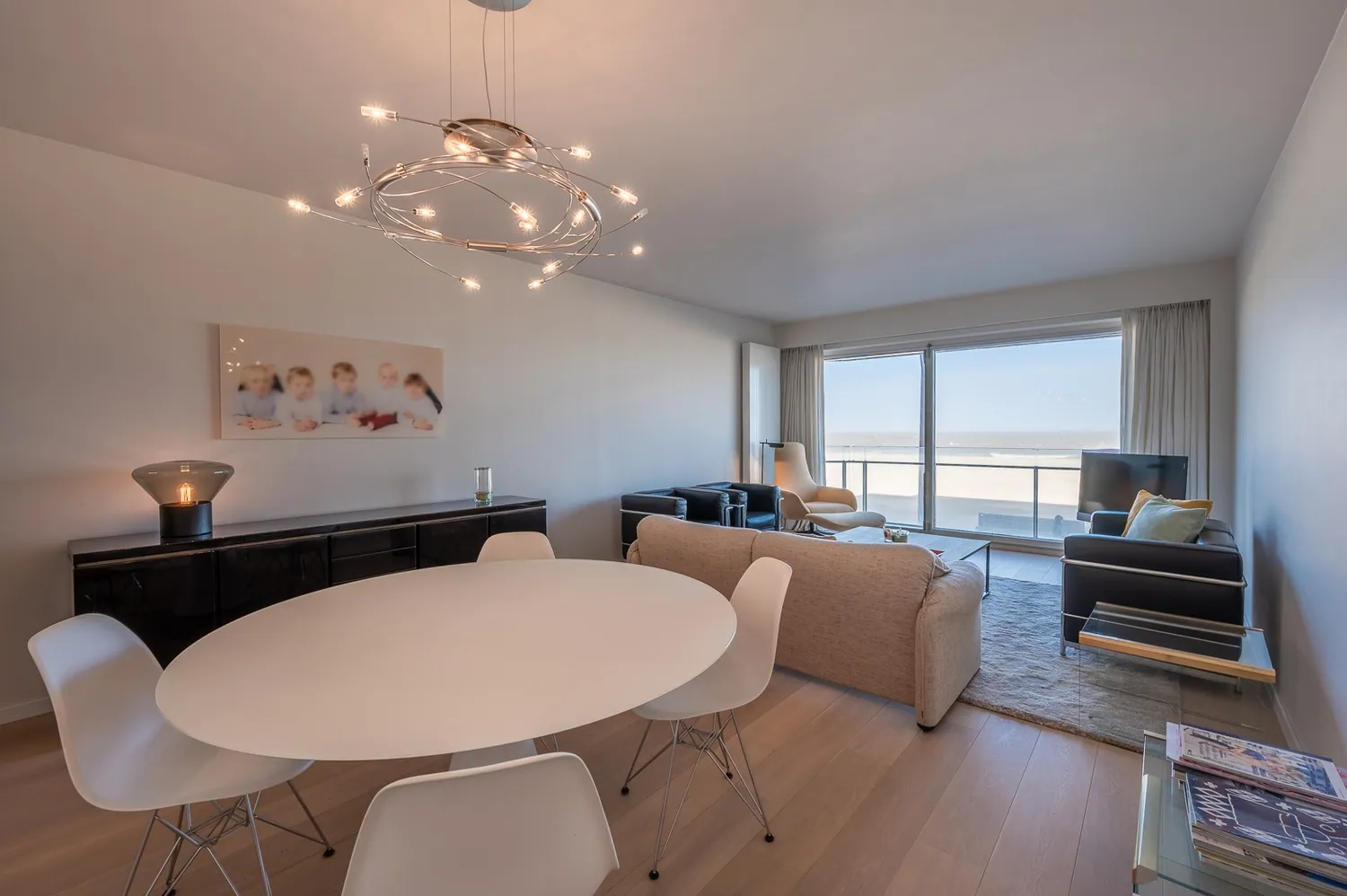 Appartement prêt à emménager avec vue frontale sur la mer, situé dans le Zoute.