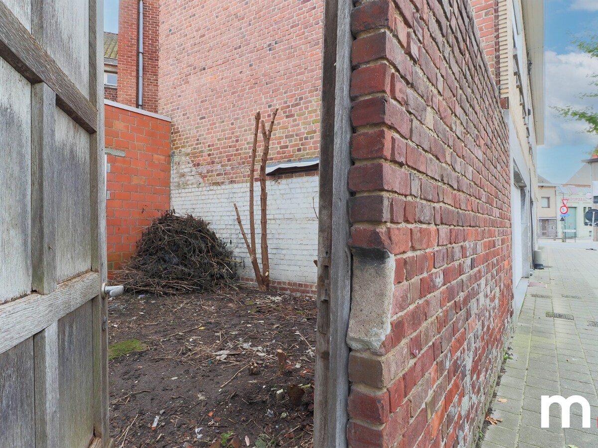 Goed gelegen karaktervolle woning  met uitweg nabij het centrum van Kortrijk ! 