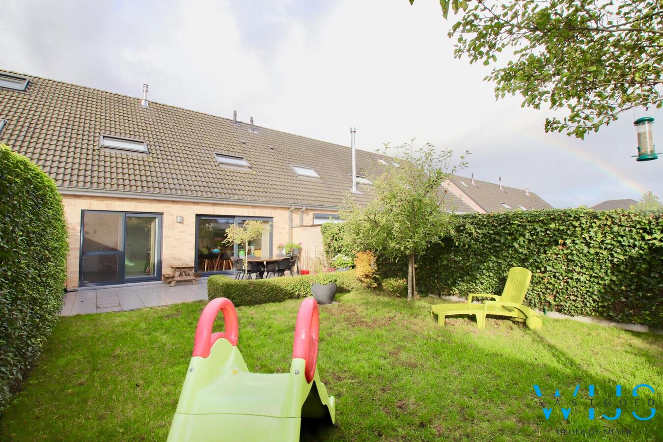 Instapklaar en zeer gezellig woonhuis in een rustige wijk te EEKLO ! 