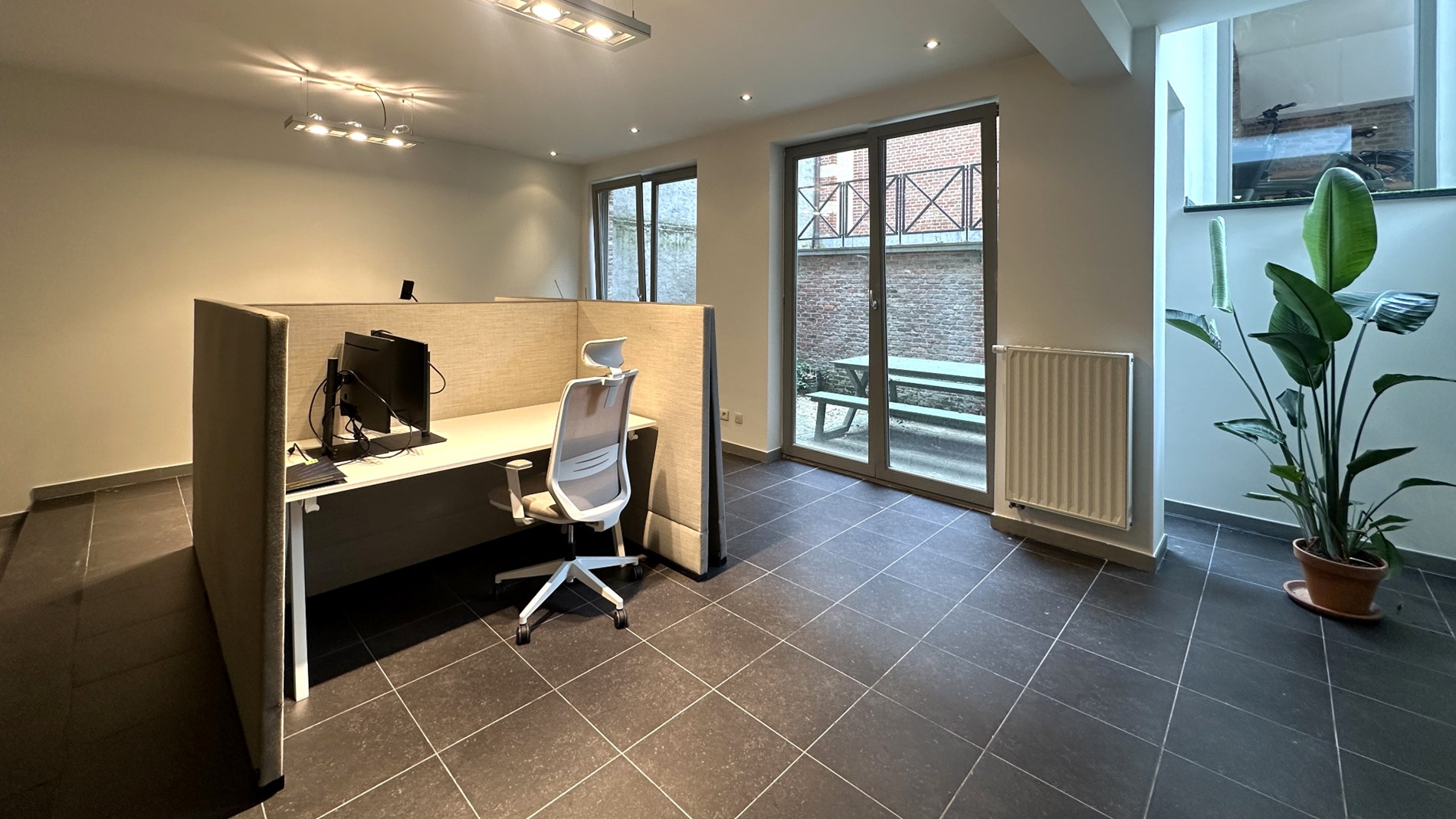 Stijlvol kantoor te huur in herenhuis aan Coupure in Gent