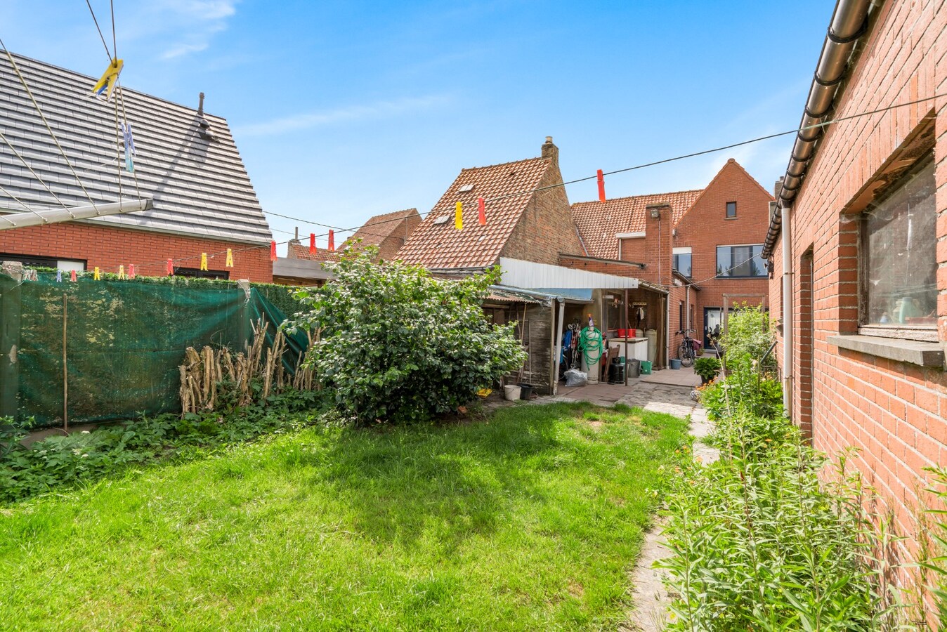 Instapklare woning met 3 slaapkamers en atelier te Eernegem 