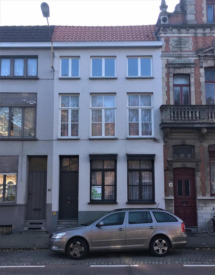 Klassevol gerenoveerde burgerwoning met stadstuintje tussen Ezelpoort en Komvest 