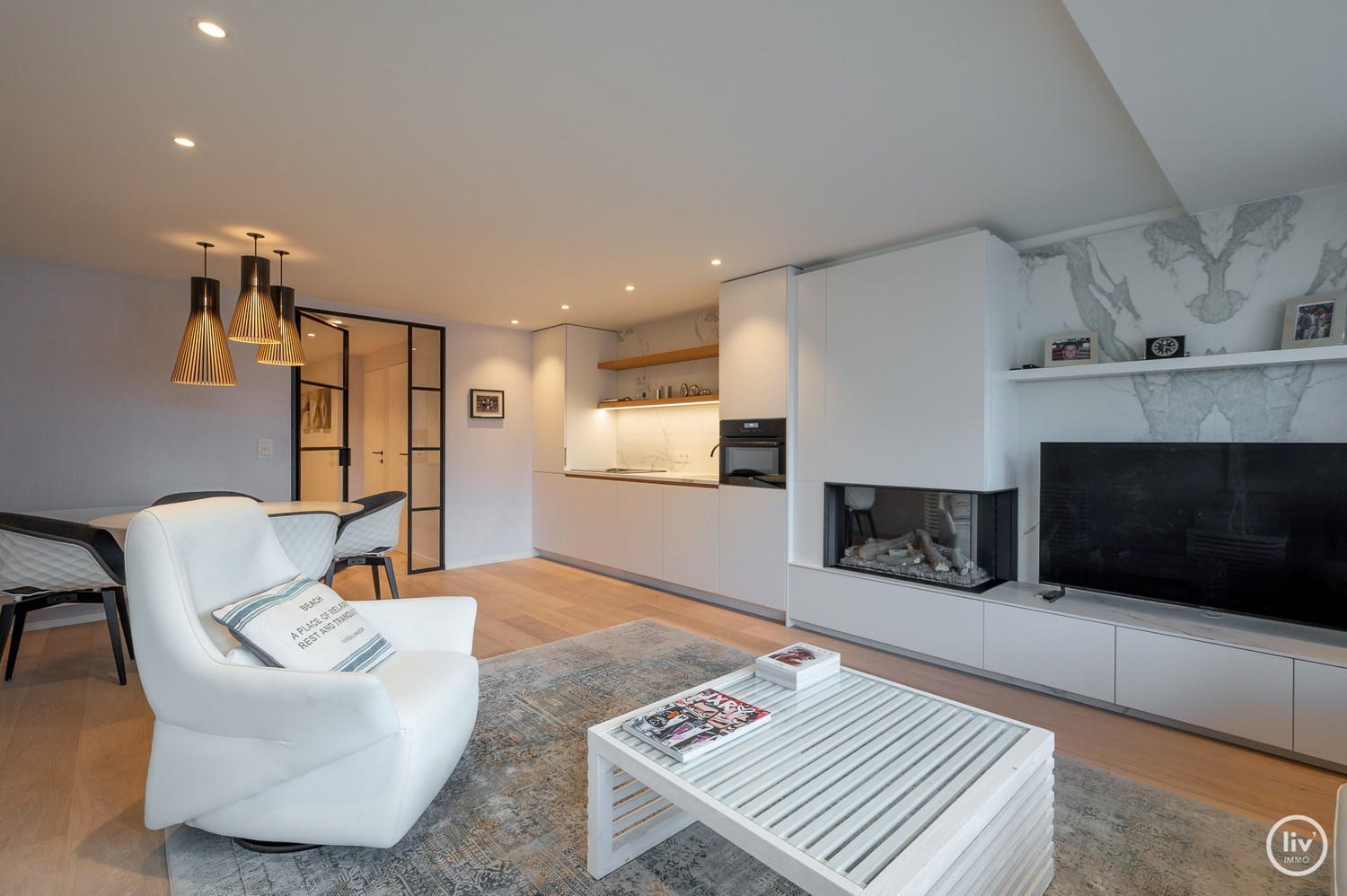 Aangenaam 2-slaapkamerappartement, centraal gelegen in de Lippenslaan te Knokke. 