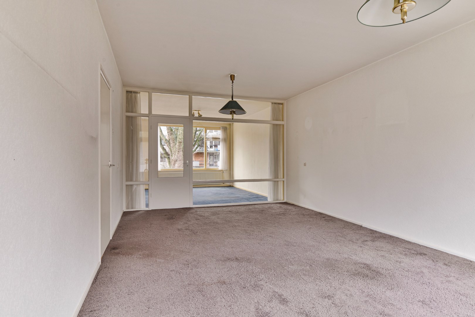 Handige starters  opgelet dit is uw kans ! 3 kamer appartement van 74 m2 op de 1e etage op Top locatie. 