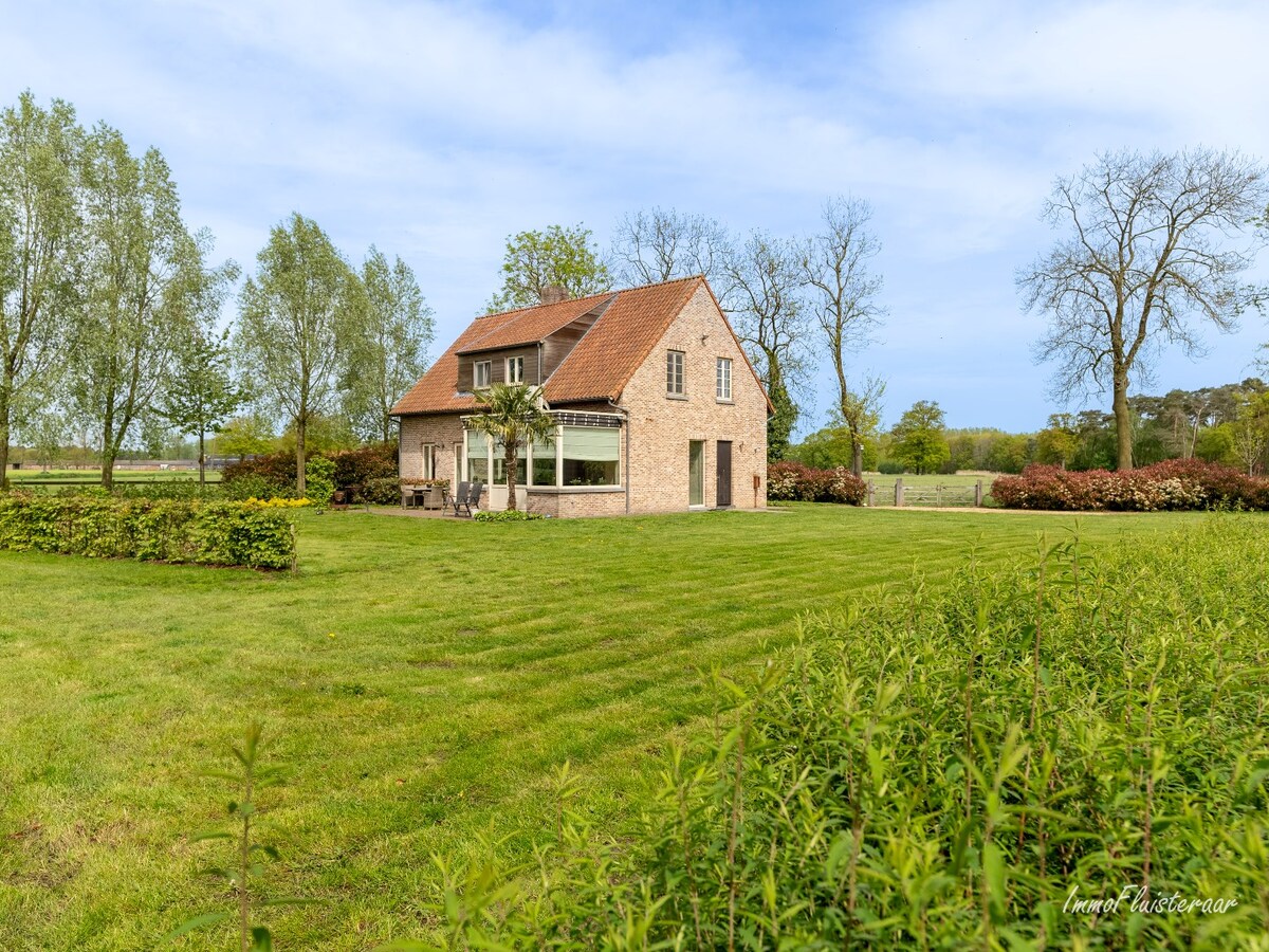 Beautiful equestrian accommodation on appr.  2.4 ha/5,94 acres in Meerle/Hoogstraten 