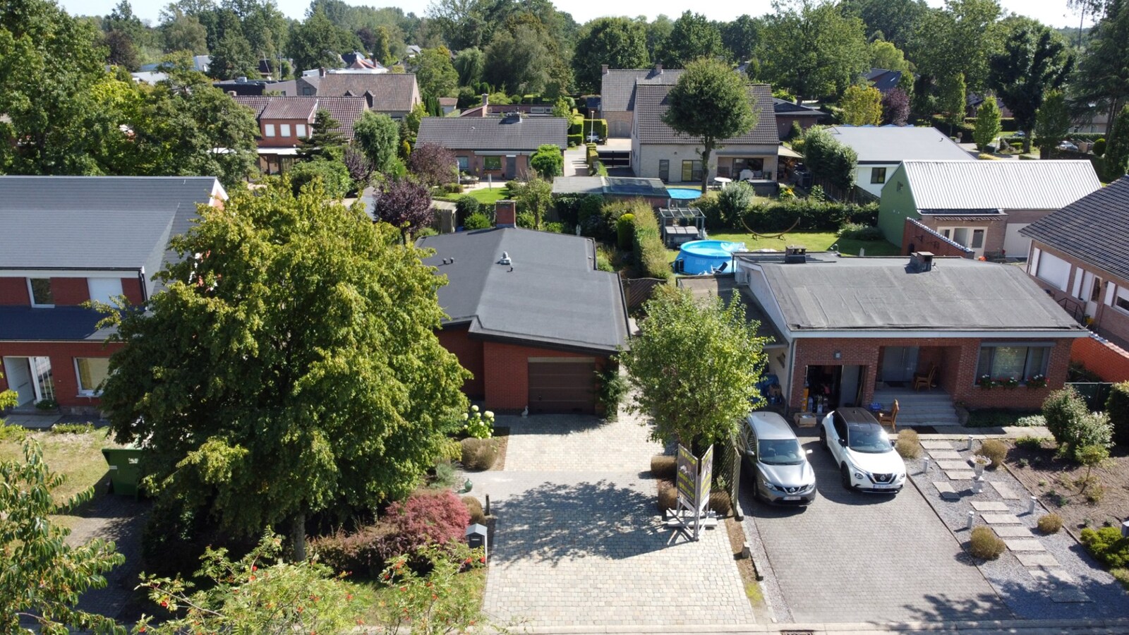 Instapklare gelijkvloerse woning in de gegeerde bloemenwijk met 3 slaapkamers. 