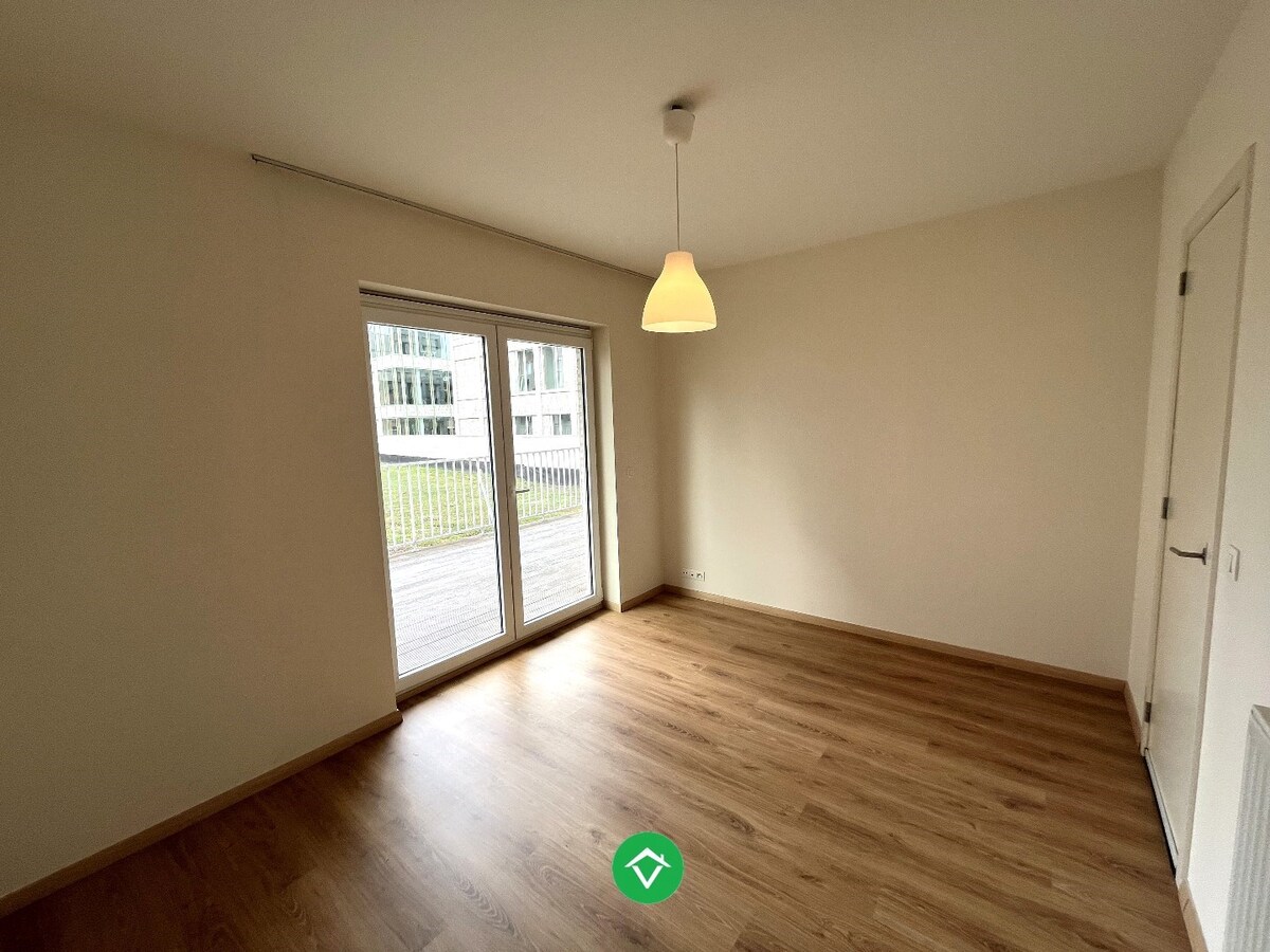 Ruim appartement op eerste verdieping met 2 slaapkamers in De Munt Roeselare 