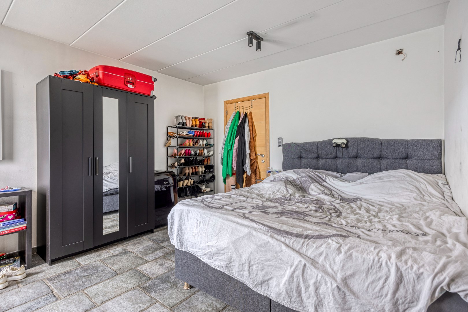 Villa met praktijkruimte op perceel van 1.817m&#178; te Geel 
